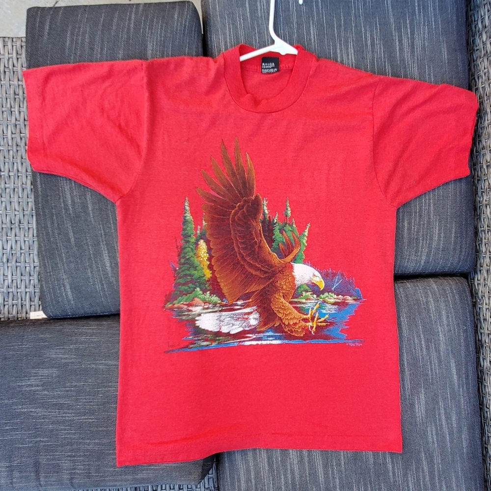 Vintage bald eagle print t shirt red